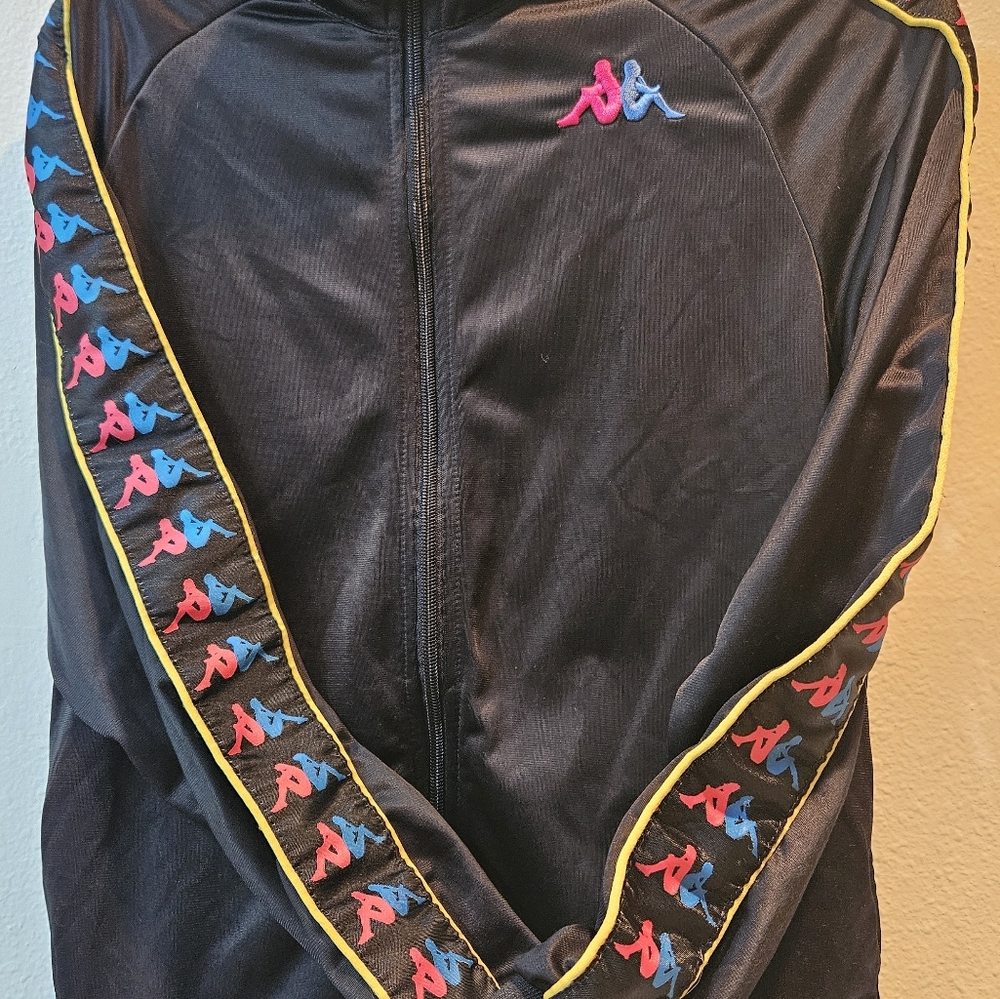 ✨️VINTAGE KAPPA BLACK TRACKSUIT JACKET SIZE XS✨️